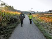  Wanderweg entlang der Bahn 