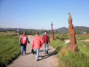 Wanderroute auf dem Skulpturenwanderweg mit der Skulptur Ausrine 