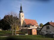 Blick zur Kath. Pfarrkirche (Mariae Geburt) von Gobelsburg 