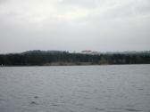  Blick über den See zum Schloss Viehofen 