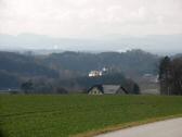  schöner Fernblick zum Schloss Seisenegg 