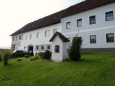  schönes Marterl vor einem Gehöft in Parkfried 