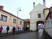  Wanderer beim Znaimer Tor 