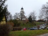 Blick zur Kath. Pfarrkirche hl. Johannes der Täufer in Bisamberg 