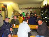 Marathonis und Wanderer im Feuerwehrhaus Buchberg 