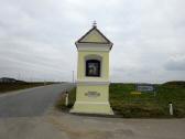 schnes restauriertes Marterl an der Straenkreuzung L57 bei Tautendorf
