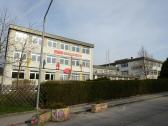 Blick zu den Hauptschulgebuden bzw "Neue Mitelschulen"
