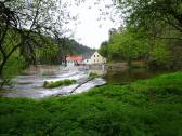  Blick zur Wehr in der Thaya bei der Lehsteinmhle 