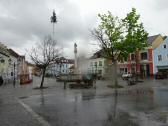  Hauptplatz mit dem Marienbrunnen 