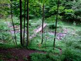  Blick von der Hhle zum Steg 