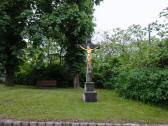  schnes Kreuz visavis der Basilika 