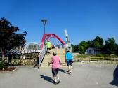 Wanderroute ber die neue Bogenbrcke mit den modernen Nepomukskulpturen
