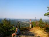  am Aussichtsplateau auf der Burgsteinmauer 