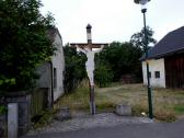  schnes Wegkreuz an der Kchlingerstrae im Ort 