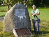  Beim Gedenkstein "Walther von der Vogelweide" 