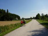 Blick auf die Wanderroute auf der L8099 nach Schwarzenau