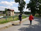  Marathonis beim Bahnhof von Thaua 