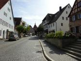  Blick auf dem Marktplatz Richtung oberer Torturm 