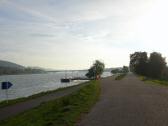  der Treppelweg bei der Schiffsanlegestelle Pchlarn