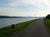  Blick auf die Wanderroute - Treppelweg flussabwrts 