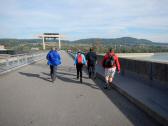 berquerug der Donau auf dem Laufwasserkraftwerk Melk 