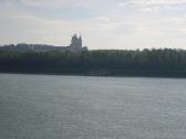  Fernblick ber die Donau zum Stift Melk 