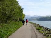  Blick auf die Wanderstrecke am linken Donauufer 