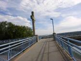  das Nepomuk-Kreuz auf der Donaubrcke 