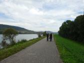  Blick auf die Wanderroute - Treppelweg flussabwrts 