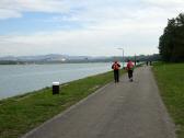  Blick auf die Wanderroute - Treppelweg flussabwrts 