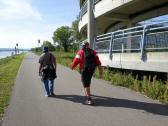  Karl und Thomas bei der Rad- und Gehwegrampe 