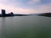  der schne Blick von der Donaubrcke flussaufwrts 