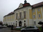  Blick zum Stiftsportal Seitenstetten 