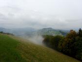 der Blick von der Warte auf die Wanderstrecke leider durch Nebel verwehrt