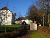  Gehft und ehem. Gerichtsgebude der Tillysburg 