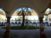  der Blick auf den schnen Innenhof 