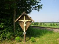 Blick zum "Brunninger Wegkreuz" bei der Grestner Bahn