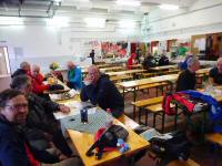  Wanderer und Marathonis im Ziel 