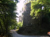  Blick zur Burgruine Karlsbach 