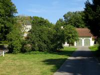  Blick zum Meierhof und zum Schloss Karlsbach 
