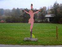 Blick zu einen Wegkreuz in  Angelbach 