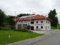 Blick zum schönen FF-Haus von  Langfirling 