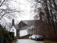 Blick zur Pfarrkirche Breitenfurt-St. Bonifaz (auch Waldkirche genannt)