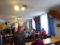  Wanderer im  Zielraum - Vereinslokal 