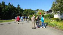 Wanderer kurz nach dem Start 