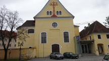Blick zum ehemaligen Kloster Und, war ein Kapuzinerkloster, - wird als Veranstaltungszentrum genutzt