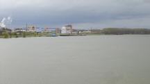 Fernblick von der Brcke Donau abwrts zum Kremser Hafen