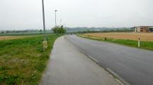 Wanderroute entlang der Verbindungsstrae zum Sportplatz