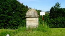 Blick zum Einsteigturm 90 zur 2. Wiener Hochquellenwasserleitung (Rckseite) 