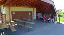  Blick zum Labestellenteam der 5. K+L in Neukirchstetten 